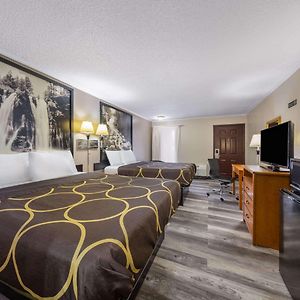Queen Room Two Queen Beds Smoking